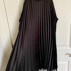 Silky pleated mod dress